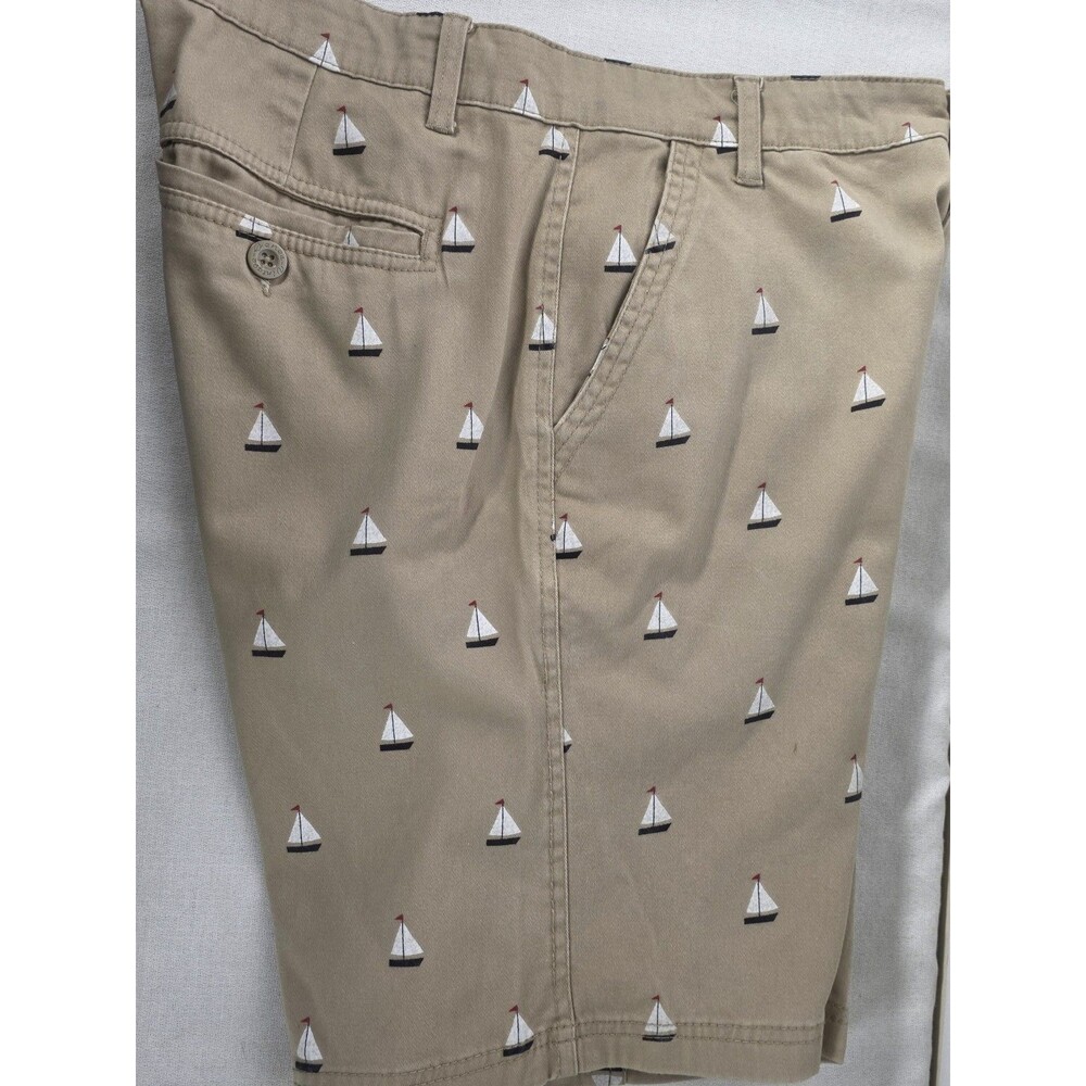 Vintage Genes 1891 Men's Bermuda Sailboats Slim Fit Flat Front Shorts - Size 32